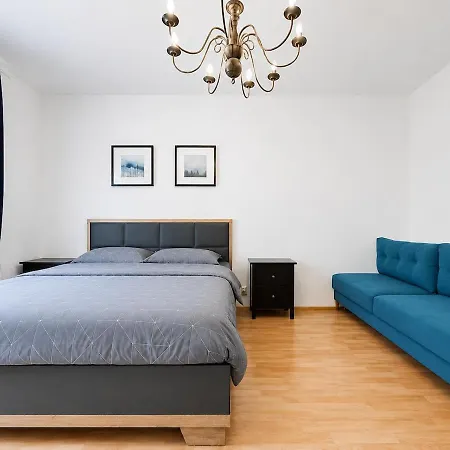 Spacious 67m2 In Karlín - Quiet Bedroom * Praga